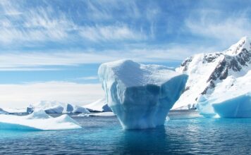 Dlaczego nie nosi się czapki w domu?